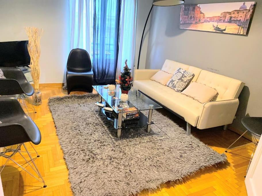 2Bdr Olympianzeus Apt With Netflix Athens Luaran gambar