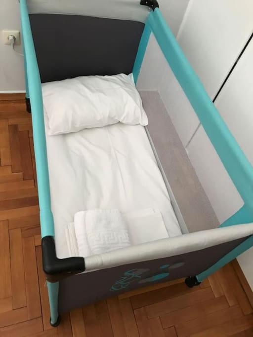 2Bdr Olympianzeus Apt With Netflix Athens Luaran gambar