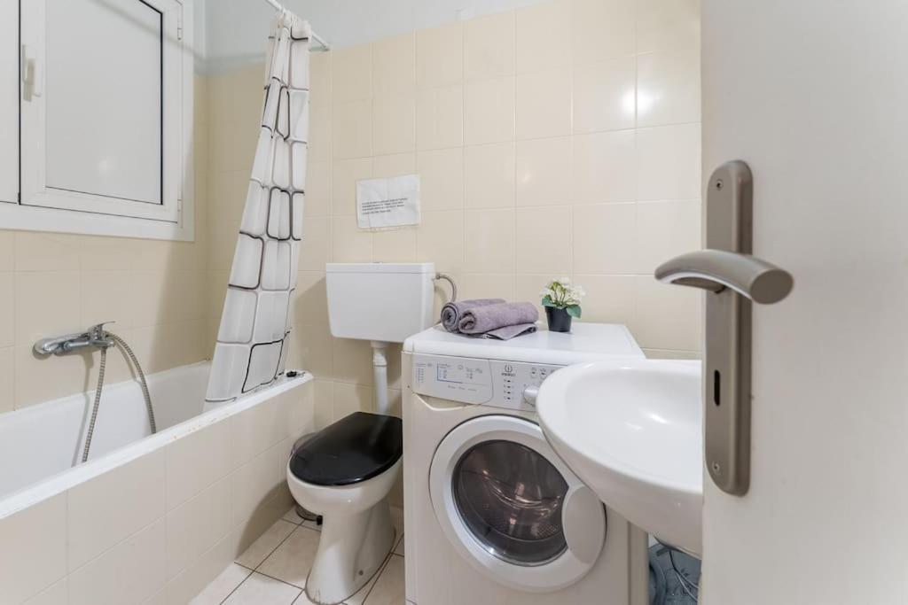 2Bdr Olympianzeus Apt With Netflix Athens Luaran gambar
