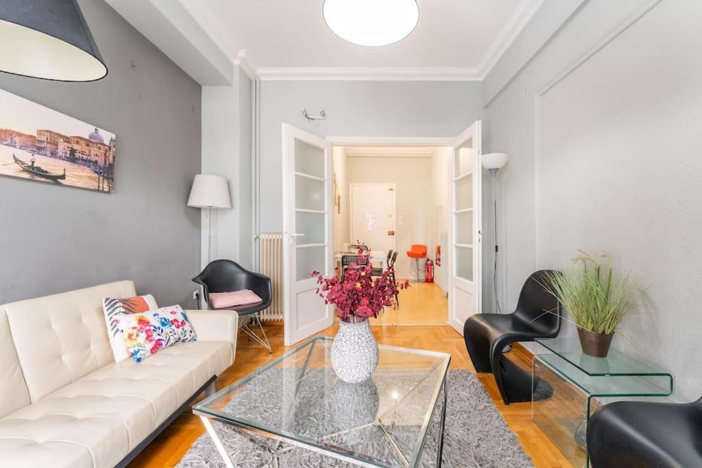 2Bdr Olympianzeus Apt With Netflix Athens Luaran gambar